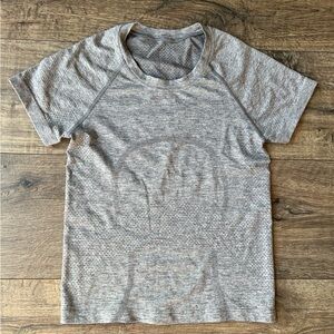 Lululemon athletic top Grey size 0